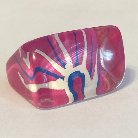 Vintage Lucite Acrylic Ring Size 6 Retro Abstract Hand Painted Pink Blue White - Picture 6 of 12